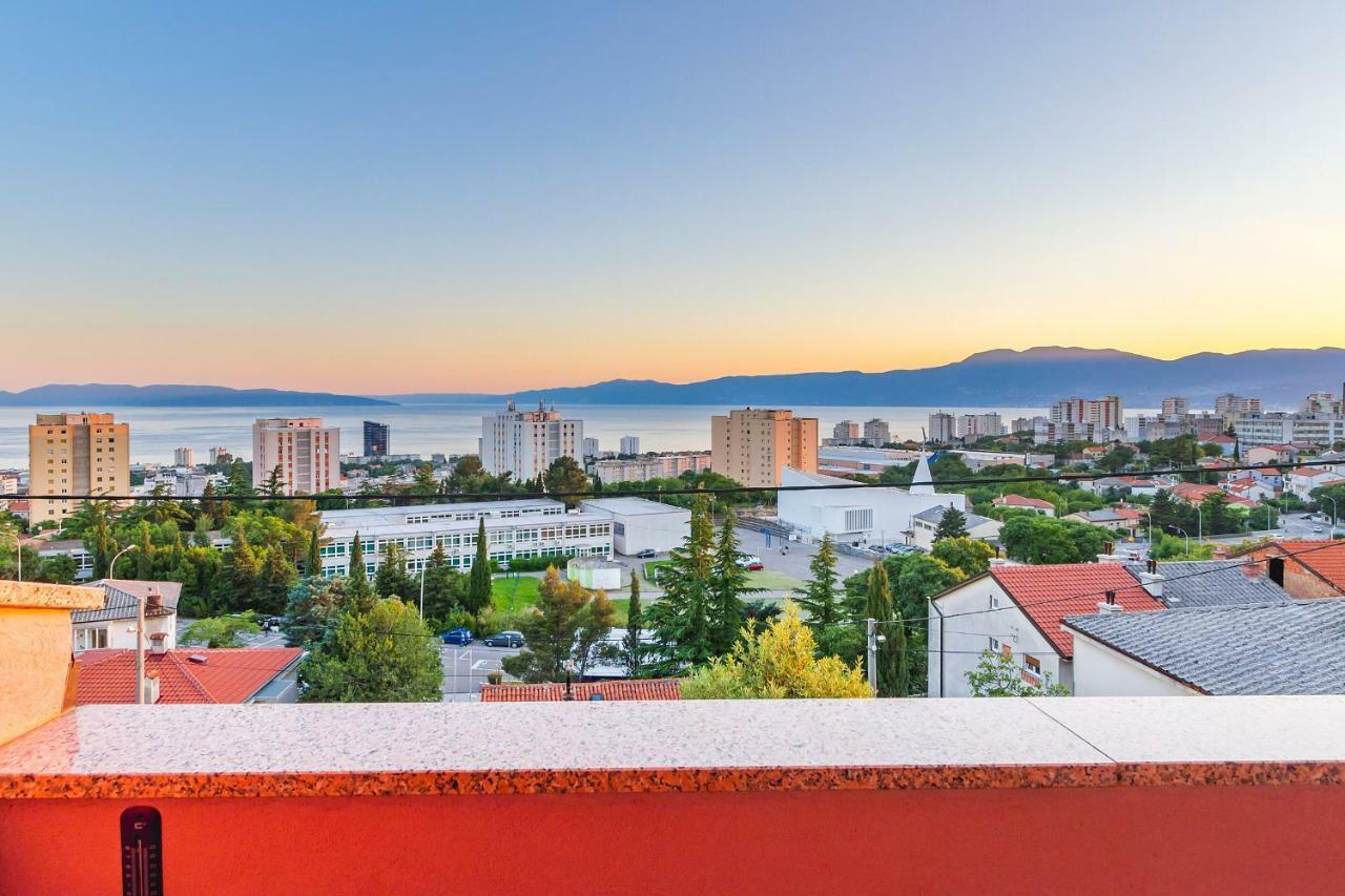 Apartment Lena Rijeka Bagian luar foto